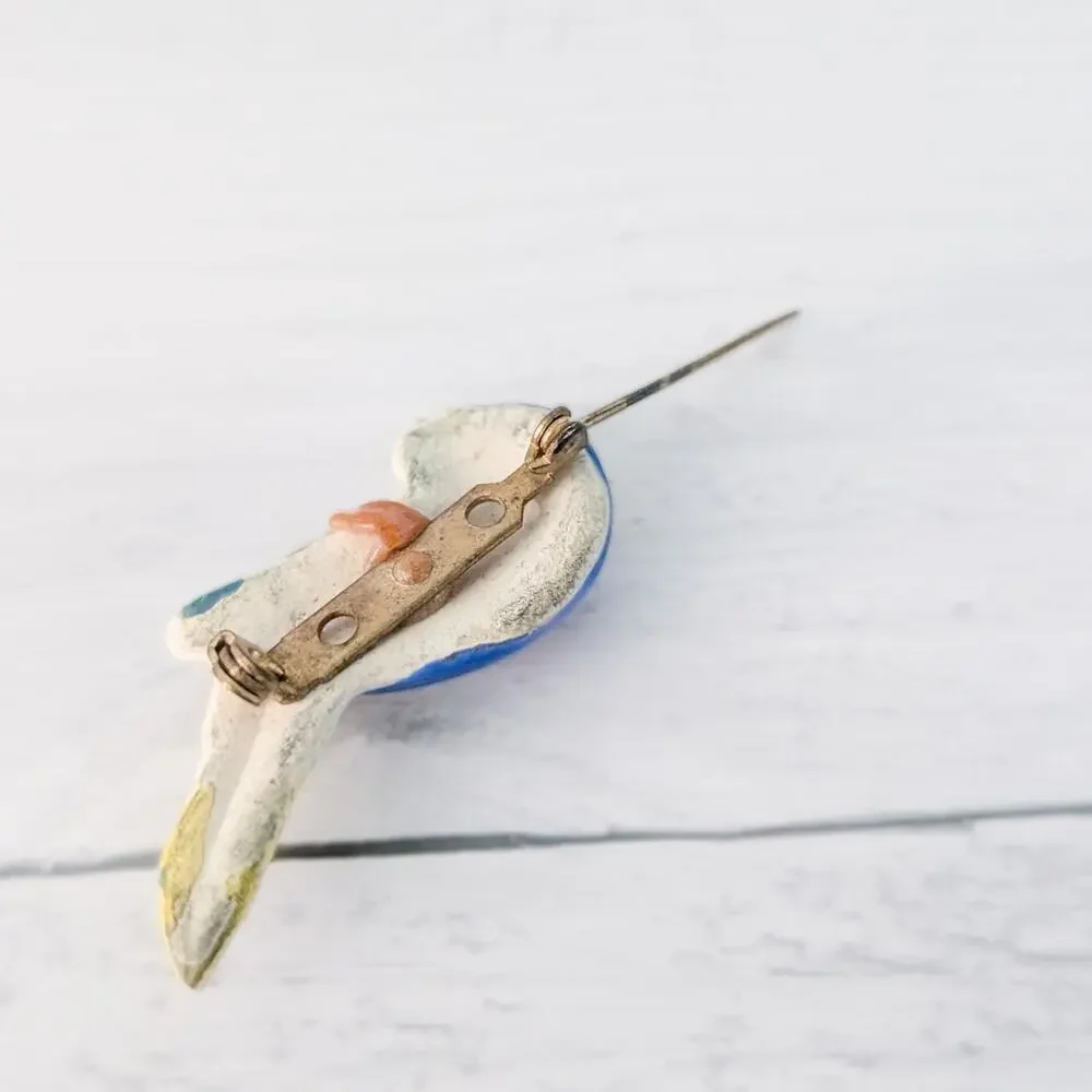 Vintage Brooch / Vintage Pin Ceramic Bird / Parrot Brooch